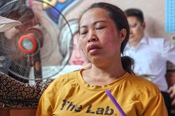 Khoảnh khắc đau xót nơi tìm thấy nam sinh gặp nạn ở Hà Nội