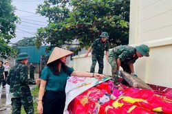 Trường học Hà Nội linh hoạt tổ chức dạy học tại vùng còn ngập