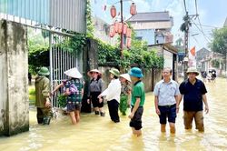 Bảo đảm an toàn cho người dân vùng lũ sông Bùi