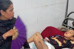 MS 1115: Thương cảnh bé trai ở Huế mắc u ác tính, mẹ bệnh tật không thể chăm con