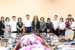 Mở rộng hợp tác để hoàn thiện chính sách, thúc đẩy đổi mới về thiết bị y tế