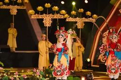 Hát bội kể chuyện nghìn năm giữa lòng Hà Nội