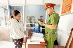 Bắt một phụ nữ dùng AI tạo tin nhắn giả để lừa đảo trên 444 triệu đồng