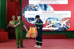 Lạng Sơn bảo đảm an toàn trong hoạt động vui chơi, giải trí dưới nước