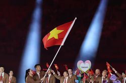 Lá cờ Việt Nam tung bay tại lễ khai mạc Asian Games 20