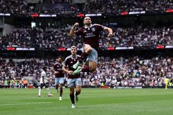 Thua Aston Villa, Tottenham rơi xuống nhóm 'cầm đèn đỏ'
