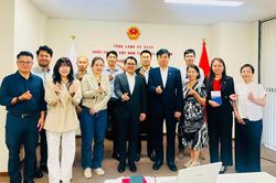 Tuyên truyền, phổ biến và giải đáp pháp luật cho cộng đồng người Việt Nam tại Osaka