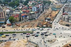 Hà Nội phân luồng giao thông phục vụ thi công cầu vượt La Thành