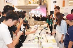 Hoàng Hà Mobile đưa iPhone 18 Pro, 18 Pro Max đến tay khách hàng