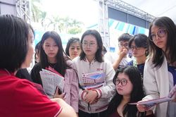 Tuyển sinh đại học 2027: Bỏ điểm cộng IElts, siết phương thức