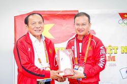 Chủ tịch Ủy ban Olympic Việt Nam động viên Đoàn Thể thao Việt Nam trước giờ khai mạc Asiad 20