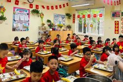 Hà Nội: Xác minh thông tin 9 học sinh đau bụng, buồn nôn nghi ngộ độc thực phẩm