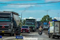 Cận cảnh đường thi công dang dở nơi xảy ra tai nạn khiến mẹ tử vong, 3 con mồ côi