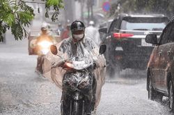 Thời tiết ngày 19/9: Miền Trung mưa lớn, phía Nam có nơi mưa rất to
