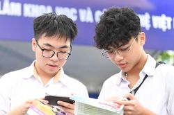 Bỏ cộng điểm IELTS nhưng không nên 'xóa sổ' học sinh giỏi khi xét tuyển đại học