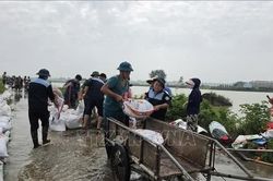 Nước sông Bùi vượt báo động 3, hàng trăm hộ dân phải di dời