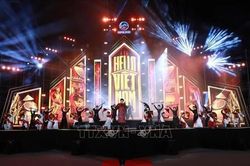 Lung linh Lễ hội Ánh sáng biên cương