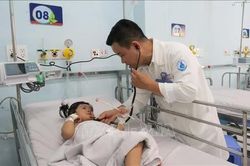 Bệnh tay chân miệng vào mùa, xuất hiện nhiều ca nặng phải thở máy