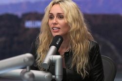 Miley Cyrus hé lộ ý tưởng về chuỗi đêm diễn riêng sau khi gần 1,5 triệu người xếp hàng mua vé