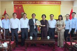 Đoàn công tác tỉnh An Giang chào xã giao Tổng Lãnh sự quán Việt Nam tại Nam Ninh