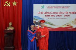 Trao bằng tốt nghiệp hệ trung cấp cho 39 học sinh đồng bào Cơ Tu