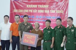 Trao nhà tình nghĩa cho thân nhân liệt sĩ tại Lào Cai