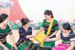 Gìn giữ văn hóa, mở hướng sinh kế
