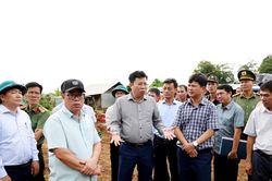 Khẩn trương công bố tình huống khẩn cấp khu vực sụt lún xã Quảng Sơn