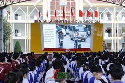Hướng dẫn kỹ năng lái xe mô tô, xe gắn máy an toàn cho học sinh