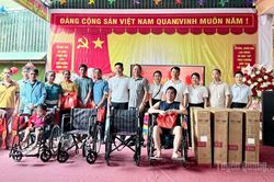 Trên 70 triệu đồng tặng quà cho học sinh xã Hùng Lợi