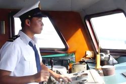 Ninh Bình: Hạn chế giao thông đường thủy trên sông Đáy để tổ chức thi thuyền trưởng