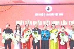 Tri ân tổ nghề, đoàn kết sáng tạo vì nghệ thuật sân khấu Việt Nam