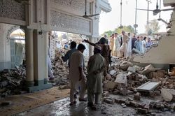 Đánh bom và xả súng tại trụ sở cảnh sát Pakistan, ít nhất 31 người thiệt mạng