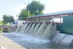 Trạm bơm dã chiến kéo giảm thiệt hại hàng trăm tỷ đồng