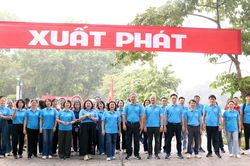 Sôi nổi Giải chạy Báo Hà Nội Mới - Vì hòa bình phường Nghĩa Đô