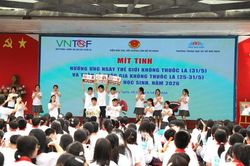 Siết chặt 'gọng kìm' pháp lý và bài học 'Thế hệ không thuốc lá'