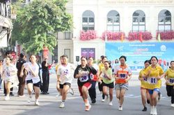 Sôi nổi Giải chạy Báo Hànộimới mở rộng lần thứ 51 - Vì hòa bình phường Hoàn Kiếm