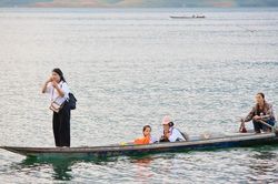 Miền Bắc tăng nhiệt mạnh, chỉ còn mưa rải rác vài nơi