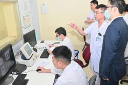 GS Hiệp hội Phẫu thuật Lồng ngực Nhật Bản ấn tượng về mô hình hội chẩn đa chuyên khoa trong điều trị bệnh lý về phổi của các bác sĩ Việt Nam