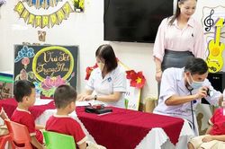 Hà Tĩnh đồng loạt khám sức khỏe đầu năm học cho học sinh