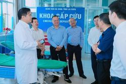 Không chỉ đưa bác sĩ Bạch Mai lên vùng cao, mà xây năng lực y tế tại chỗ
