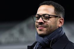 Cựu HLV Chelsea gây hỗn chiến tại Ligue 1