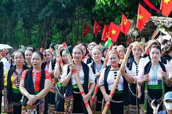 Tái hiện Lễ hội Xỏ Nặm Phạ của người Thái ở Châu Lộc