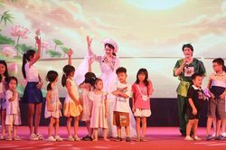 Chương trình nghệ thuật 'Trăng rằm tỏa sáng - Thắp sáng tương lai'