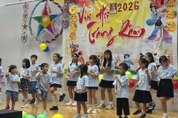 Thiếu nhi người Việt tại Sakai (Nhật Bản) vui Tết Trung thu