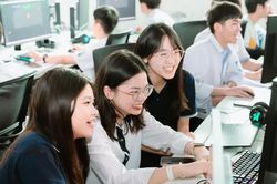Chứng chỉ IELTS không nên là 'quyền lực mềm' để lách qua các môn học cốt lõi khác