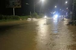 Lâm Đồng: Mưa lớn lại gây ngập quốc lộ 20