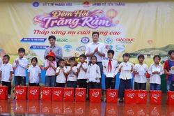 Đêm hội trăng rằm thắp sáng nụ cười học sinh vùng cao Thanh Hóa