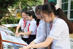 Hà Nội khai trương triển lãm ảnh về 'di sản sống' cây xanh đô thị