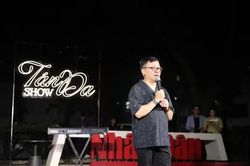 'Tán Đa' đưa nghệ thuật đến gần công chúng bên Hồ Gươm